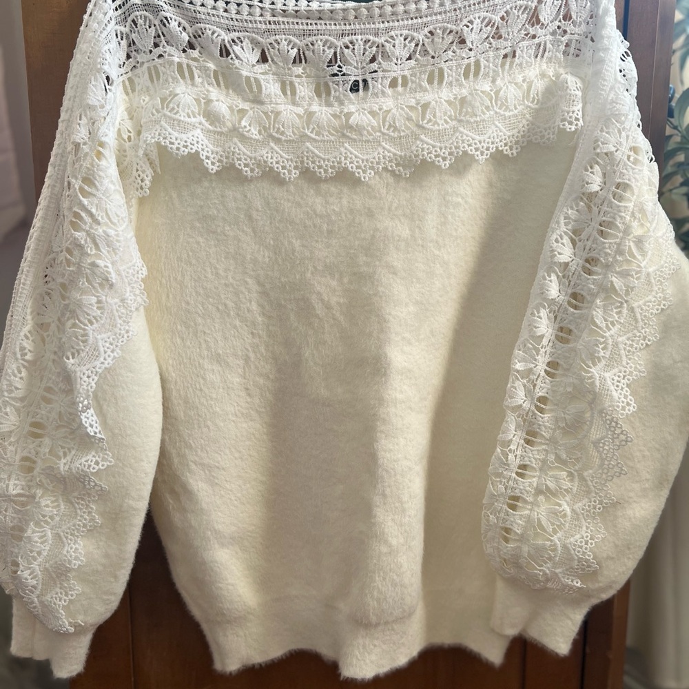 Chic White Lace Off-the-Shoulder Sweater
